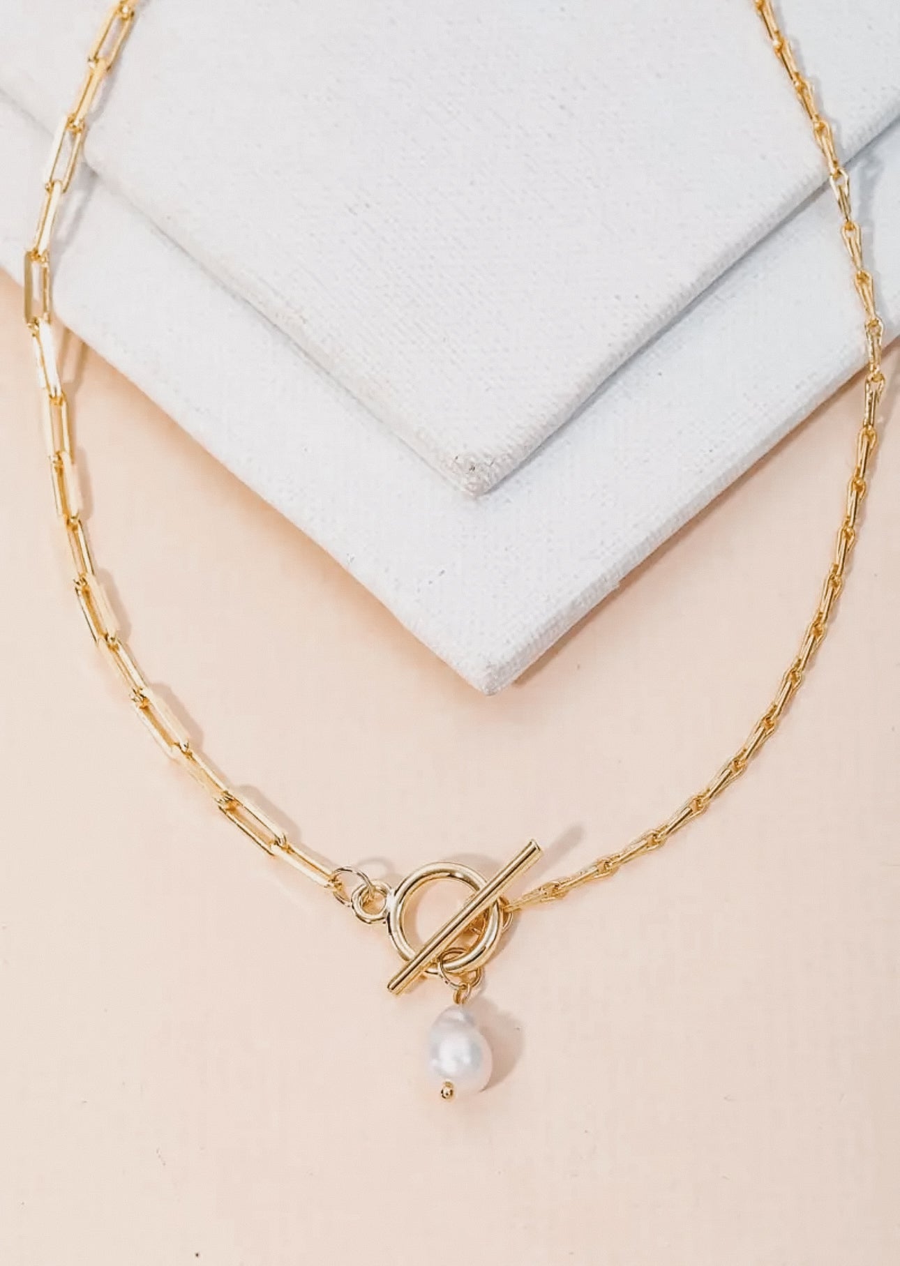 Toggle Chain Pearl Necklace